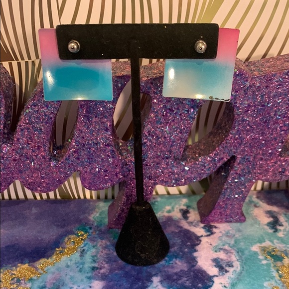 Colorful Gradient Square Earrings - Picture 3 of 3